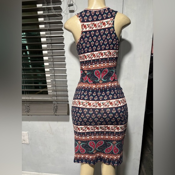 Annabelle Navy and Red Paisley Midi Dress - Picture 4 of 6